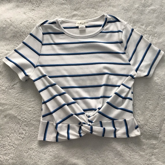 Brandy Melville Tops - brandy melville top